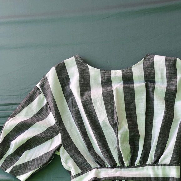 Crop top - Picture 2 of 4